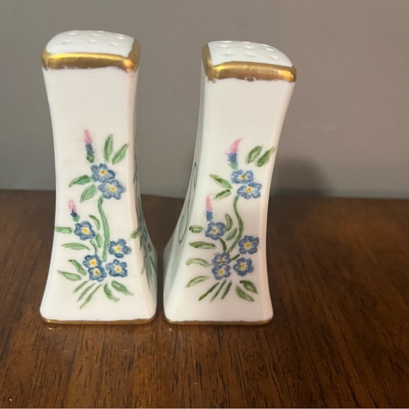 Vintage porcelain salt and pepper shaker from 1955. - Picture 1 of 9